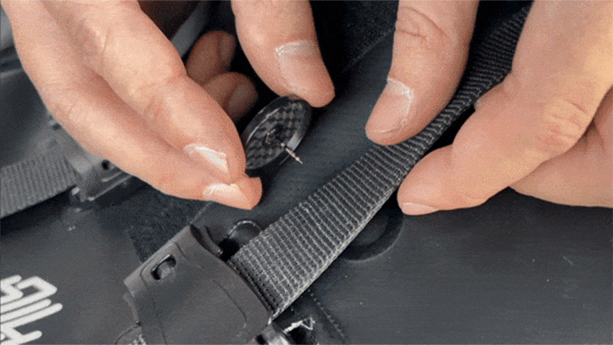 旅のカタチは自由自在 。18L→30L可変、盗難・雨に強いROROBAG 3.0