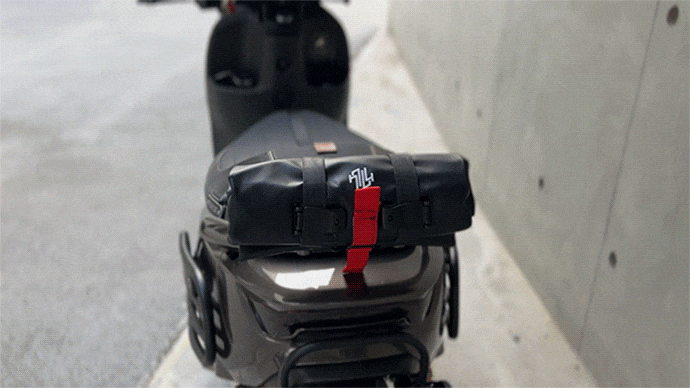 旅のカタチは自由自在 。18L→30L可変、盗難・雨に強いROROBAG 3.0