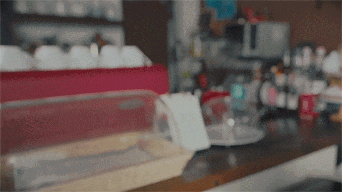 片手ジェスチャで簡単操作! AI搭載・手のひらから飛ぶ、あなただけの飛行カメラ