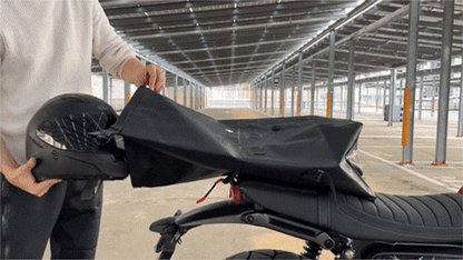 旅のカタチは自由自在 。18L→30L可変、盗難・雨に強いROROBAG 3.0