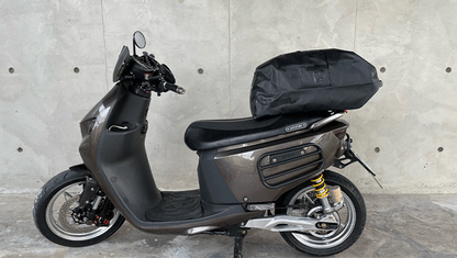 旅のカタチは自由自在 。18L→30L可変、盗難・雨に強いROROBAG 3.0